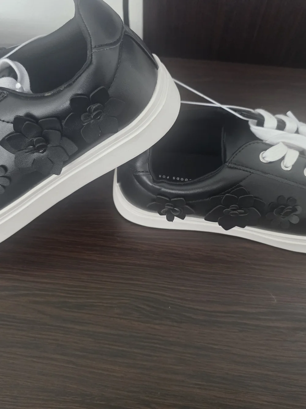 Women’s Black Floral Leather Lace-Up Sneakers